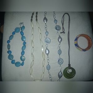 Lot Of 5 Jewlery Boho Western Navaho 4 Necklaces 1 Leather Beaded Bracelet